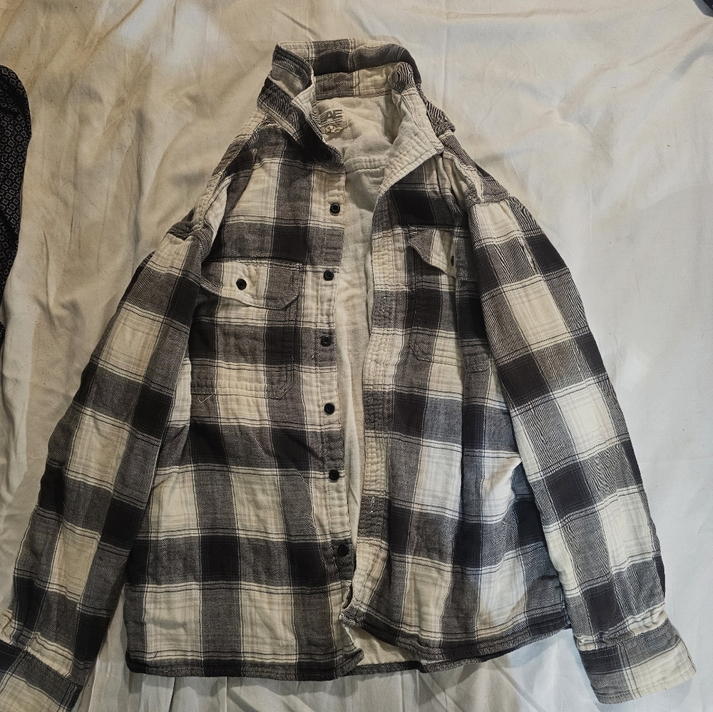 American Eagle Outfitters Black and White Plaid Casual Button Down Shirt